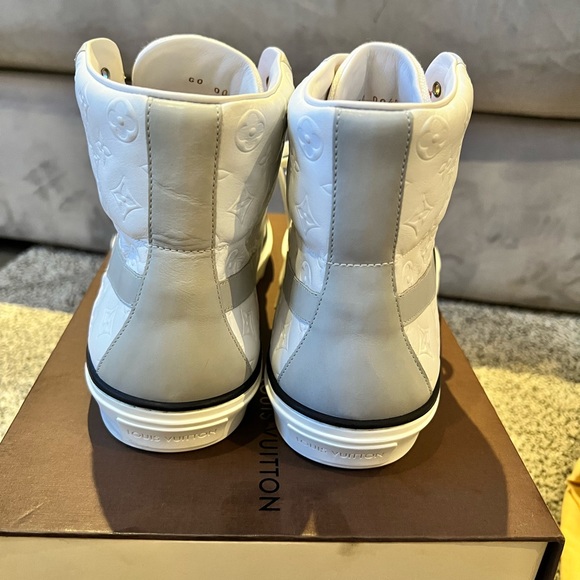 Authentic Louis Vuitton men’s high top sneaker - Picture 6 of 7